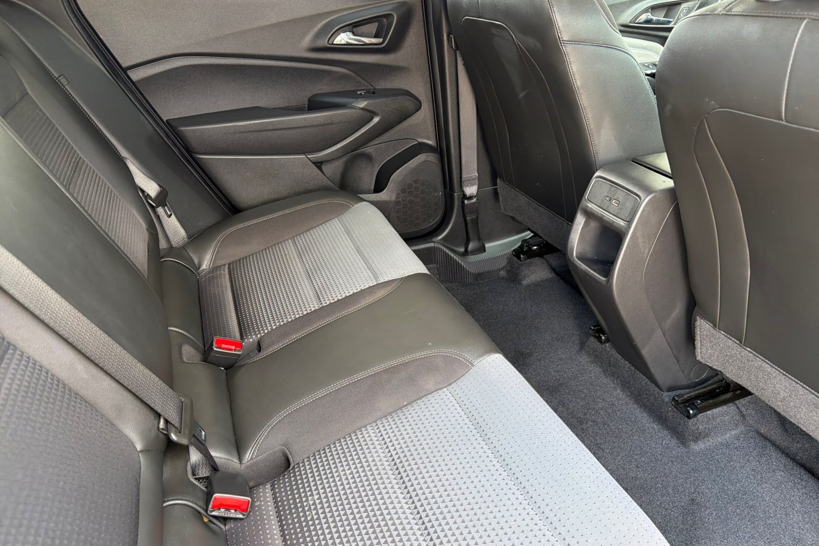 Used 2024 Chevrolet Trax LT FWD image 33