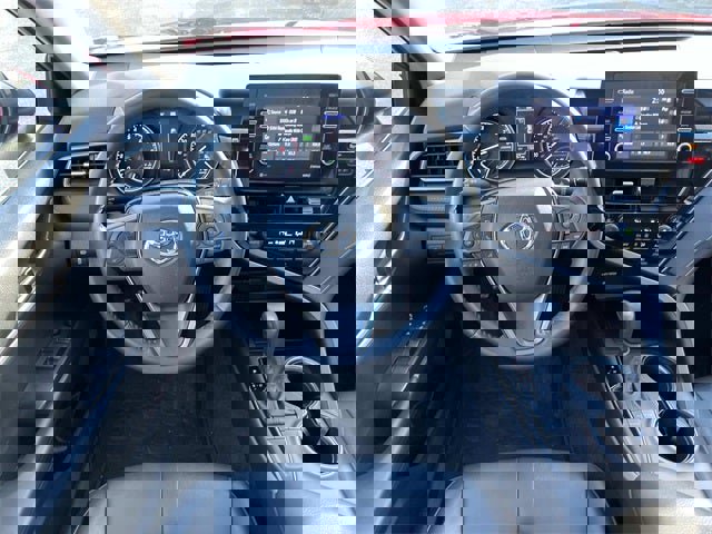 Used 2023 Toyota Camry SE image 12