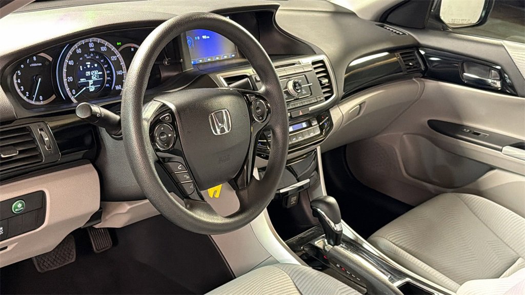 Used 2017 Honda Accord LX image 24