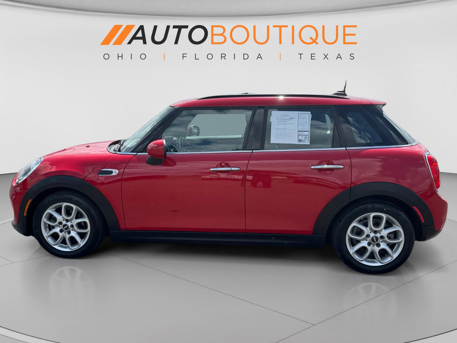 Used 2019 MINI Cooper 4-Door Hardtop FWD image 2