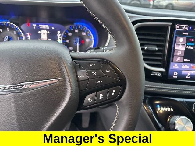 Used 2024 Chrysler Pacifica Touring image 18