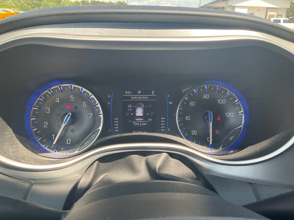 Used 2020 Chrysler Pacifica Touring w/ S Appearance Package FWD image 23