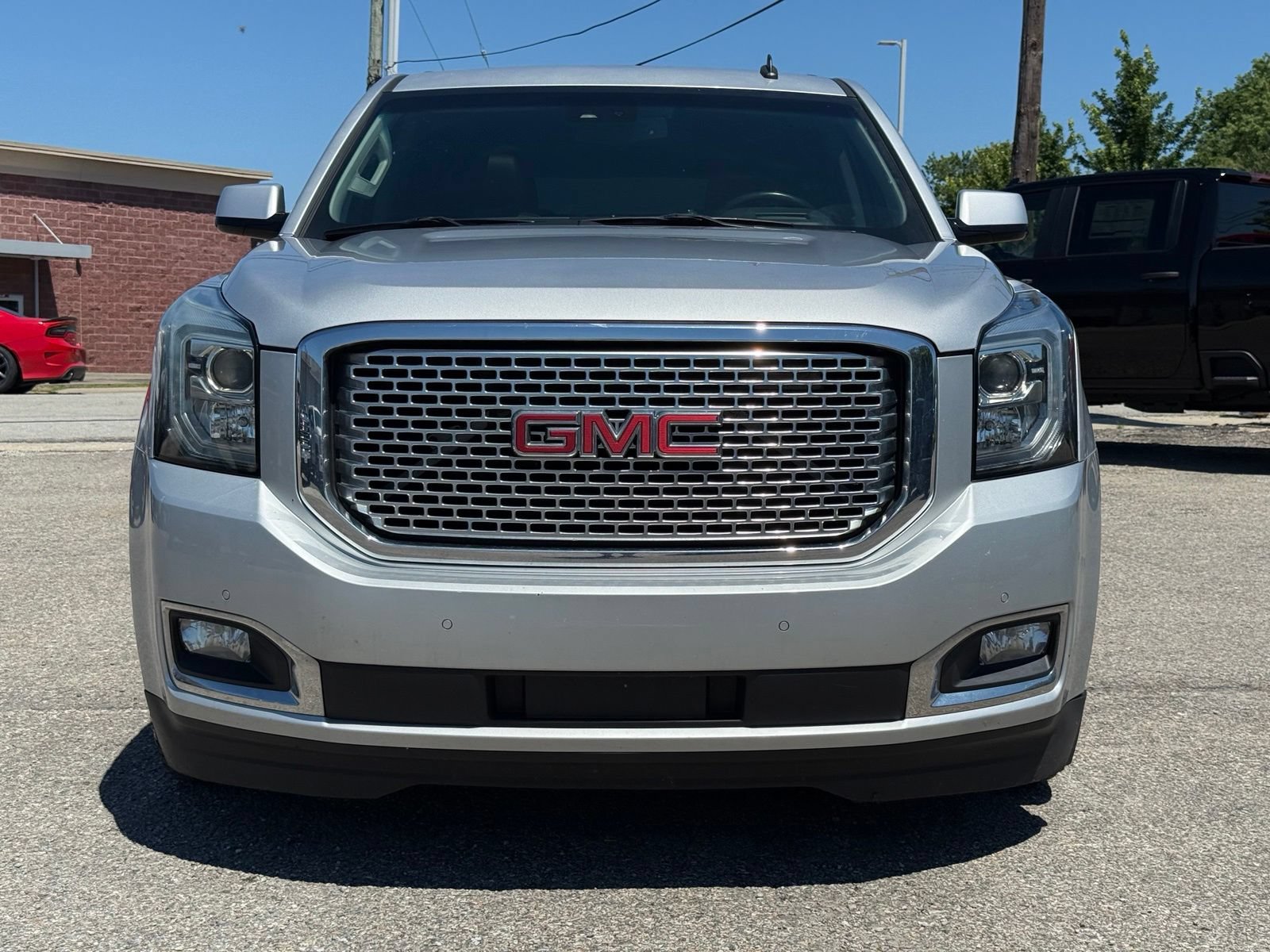 Used 2015 GMC Yukon XL Denali w/ Touring Package AWD/4WD image 11