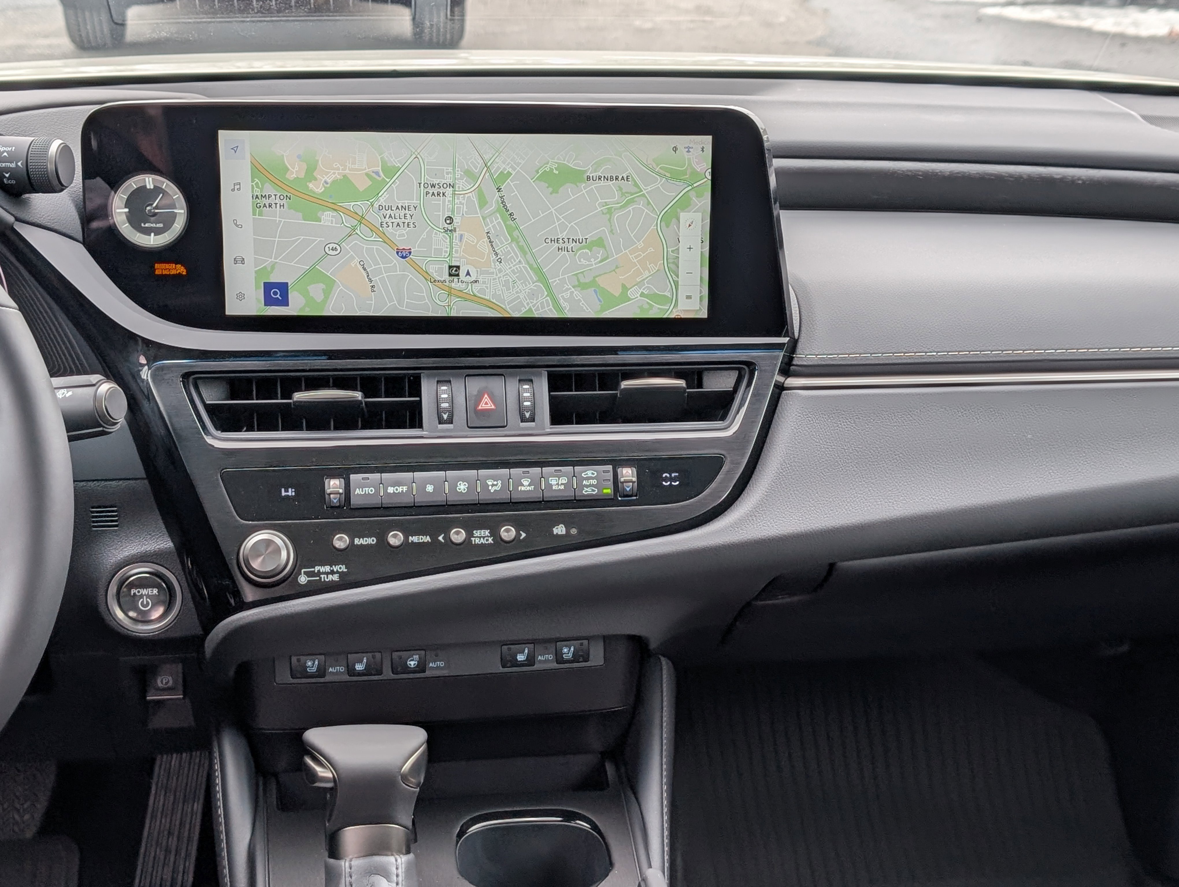 Certified 2025 Lexus ES 300h w/ Premium Package image 18