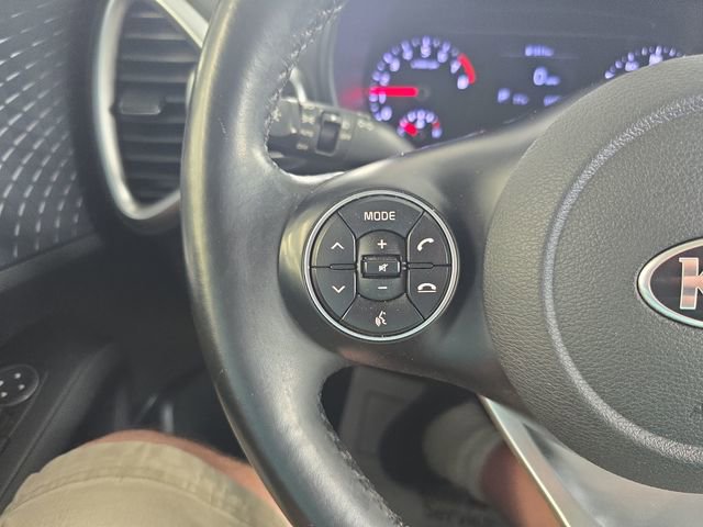 Used 2020 Kia Soul GT-Line FWD image 19