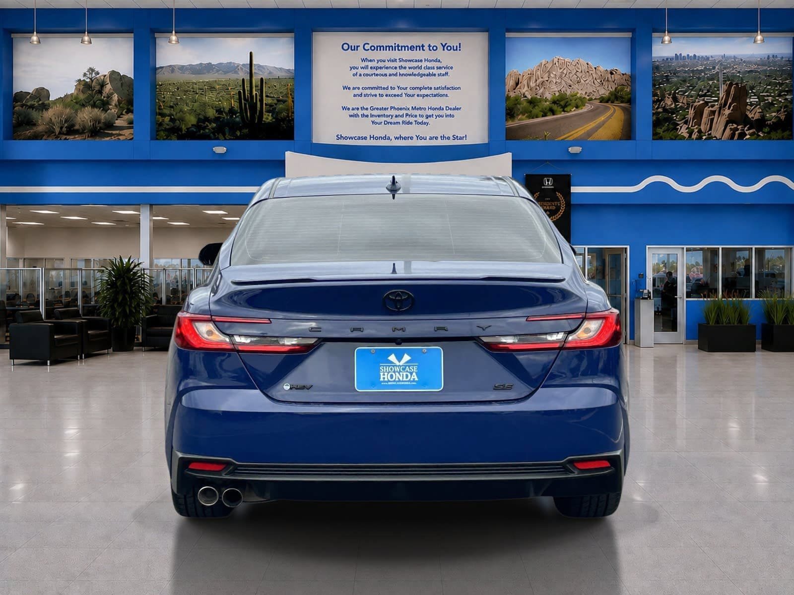 Used 2025 Toyota Camry SE FWD image 9
