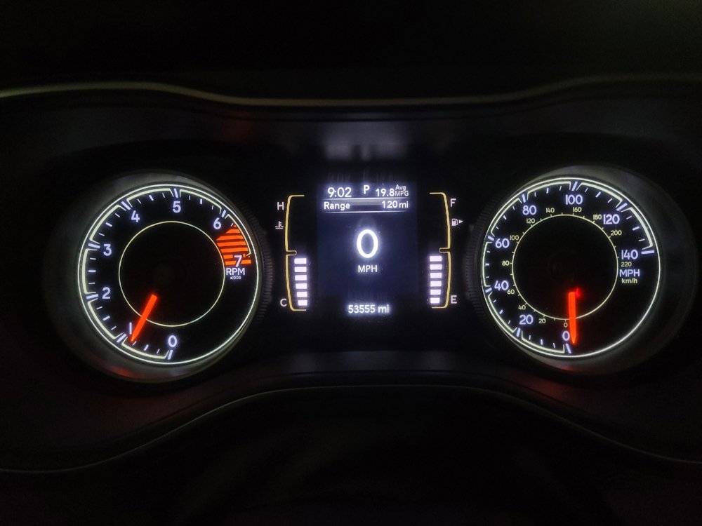 Used 2019 Jeep Cherokee Latitude w/ Popular Appearance Group FWD image 23