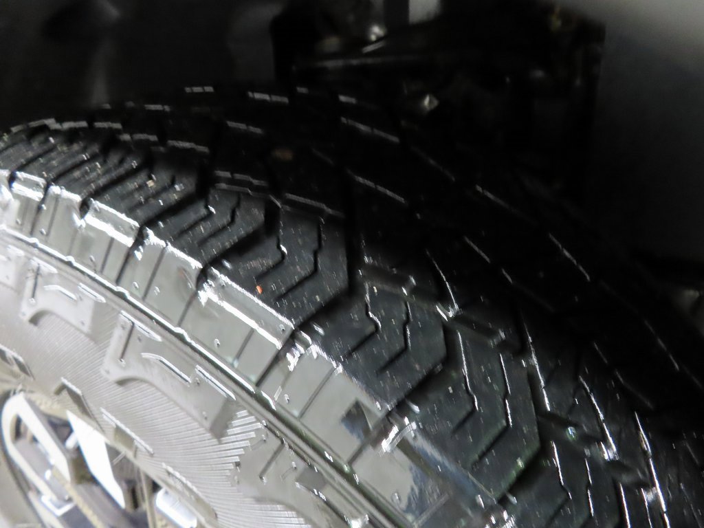 Used 2023 Nissan Frontier PRO-4X image 7