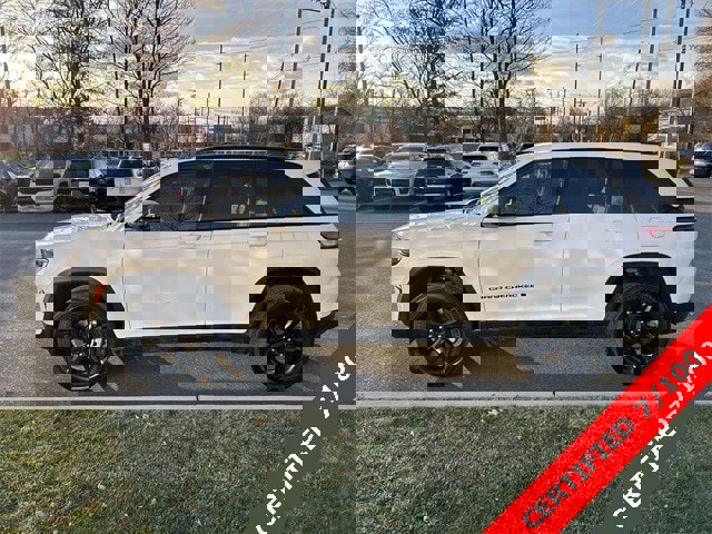 Certified 2024 Jeep Grand Cherokee Altitude image 5