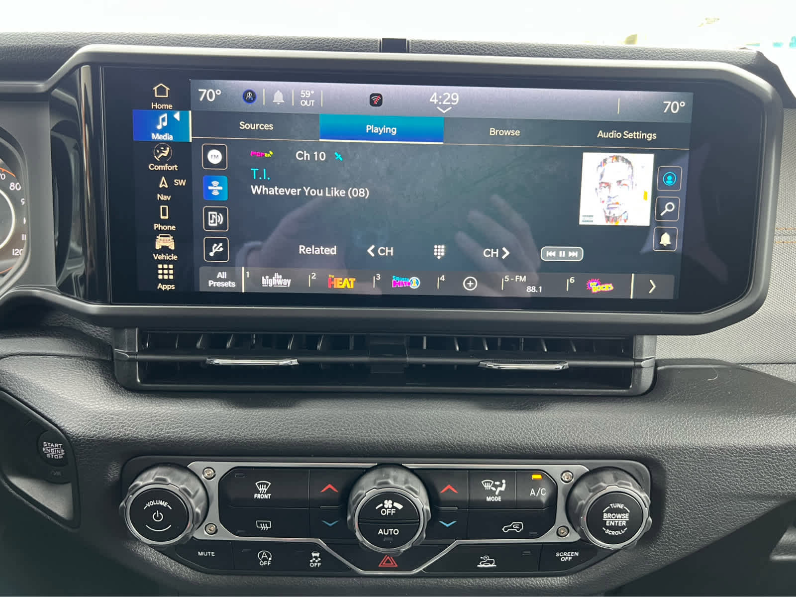 New 2025 Jeep Gladiator Sport image 16