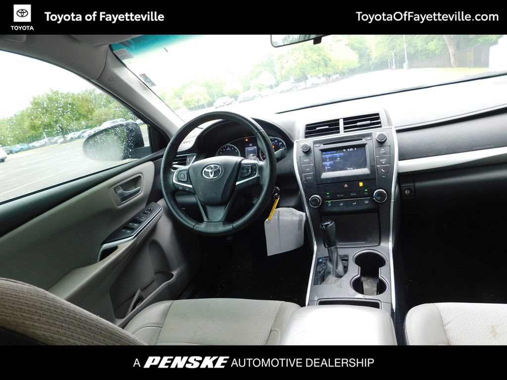 Used 2017 Toyota Camry SE FWD image 6