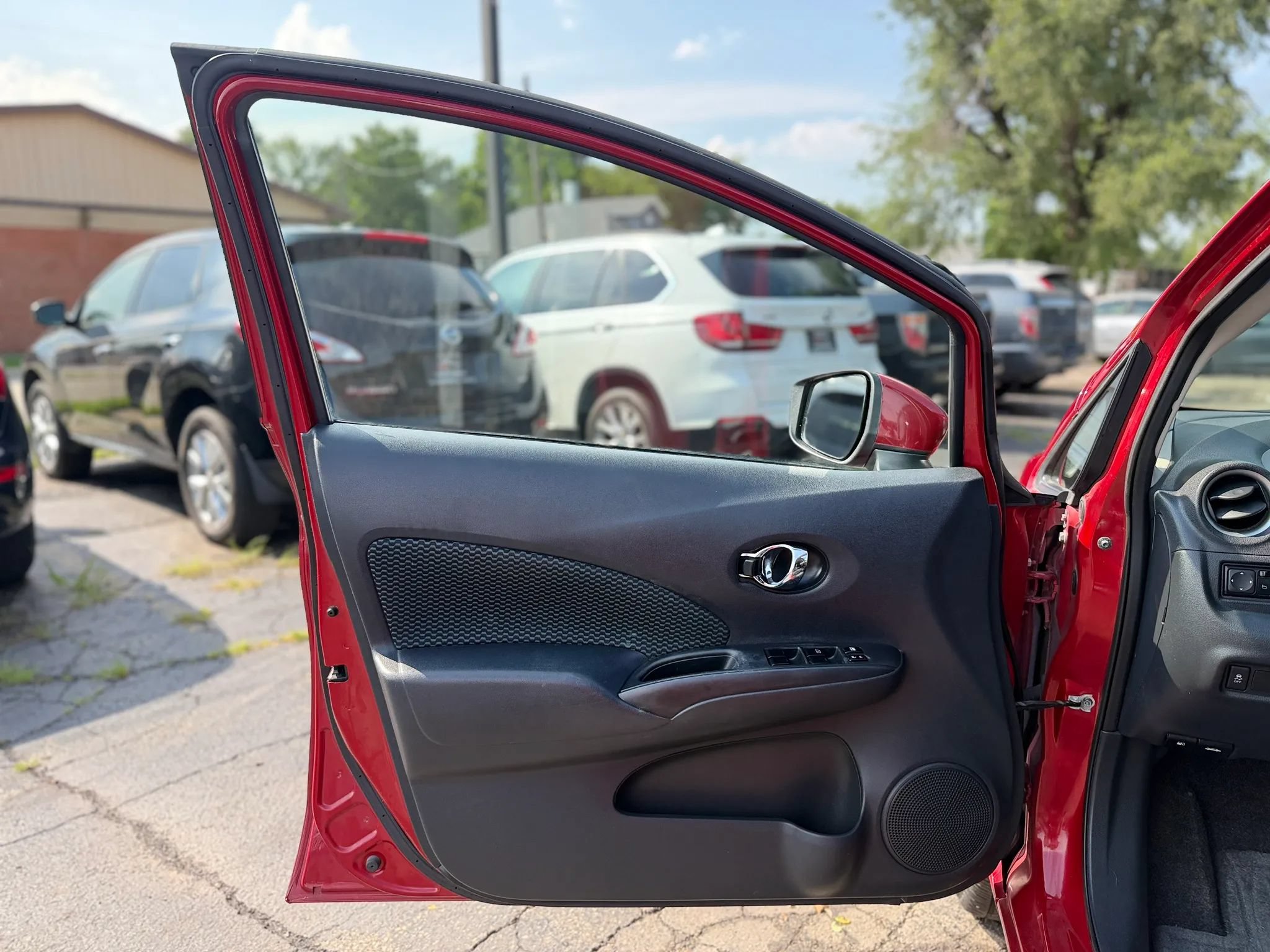 Used 2015 Nissan Versa Note FWD image 11