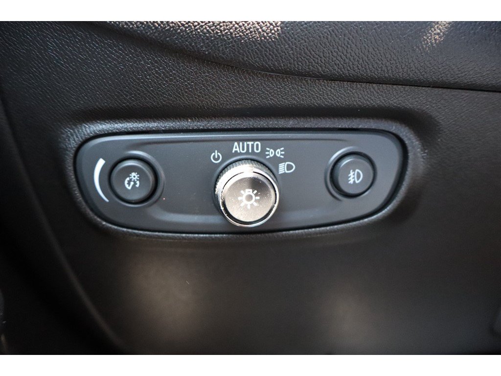 Used 2020 Chevrolet Equinox Premier FWD image 32