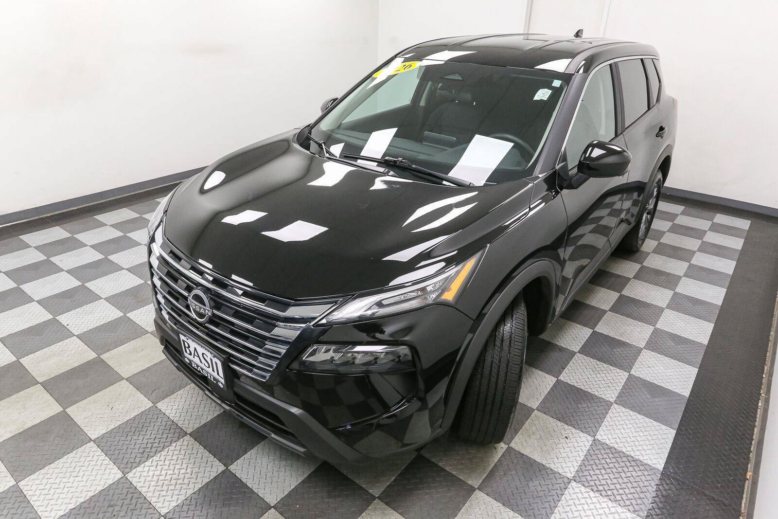 Used 2026 Nissan Rogue SV AWD/4WD image 6