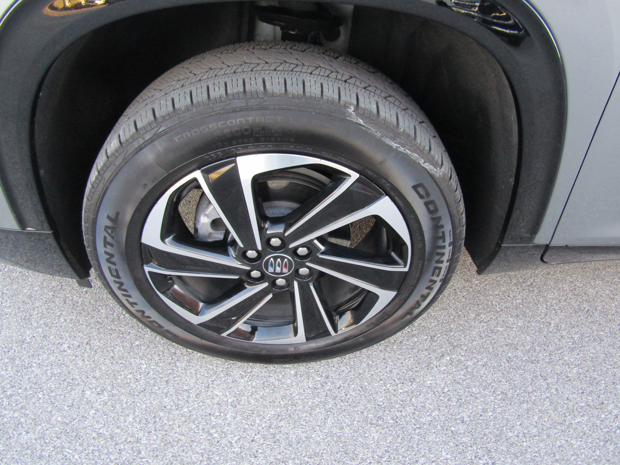 Used 2025 Buick Enclave Sport Touring AWD/4WD image 9