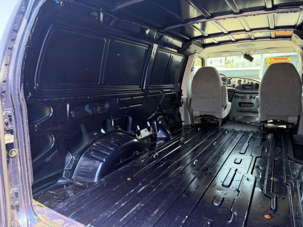 Used 2006 Ford E-150 and Econoline 150 RWD image 17