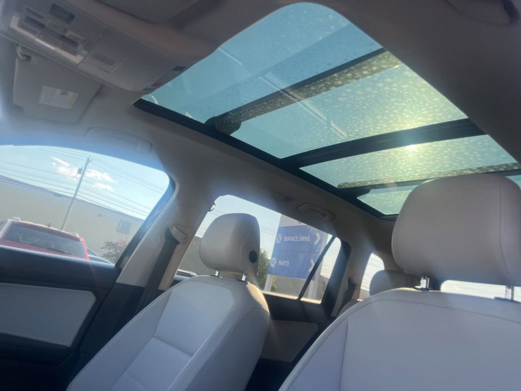 Used 2018 Volkswagen Tiguan SEL AWD/4WD image 22