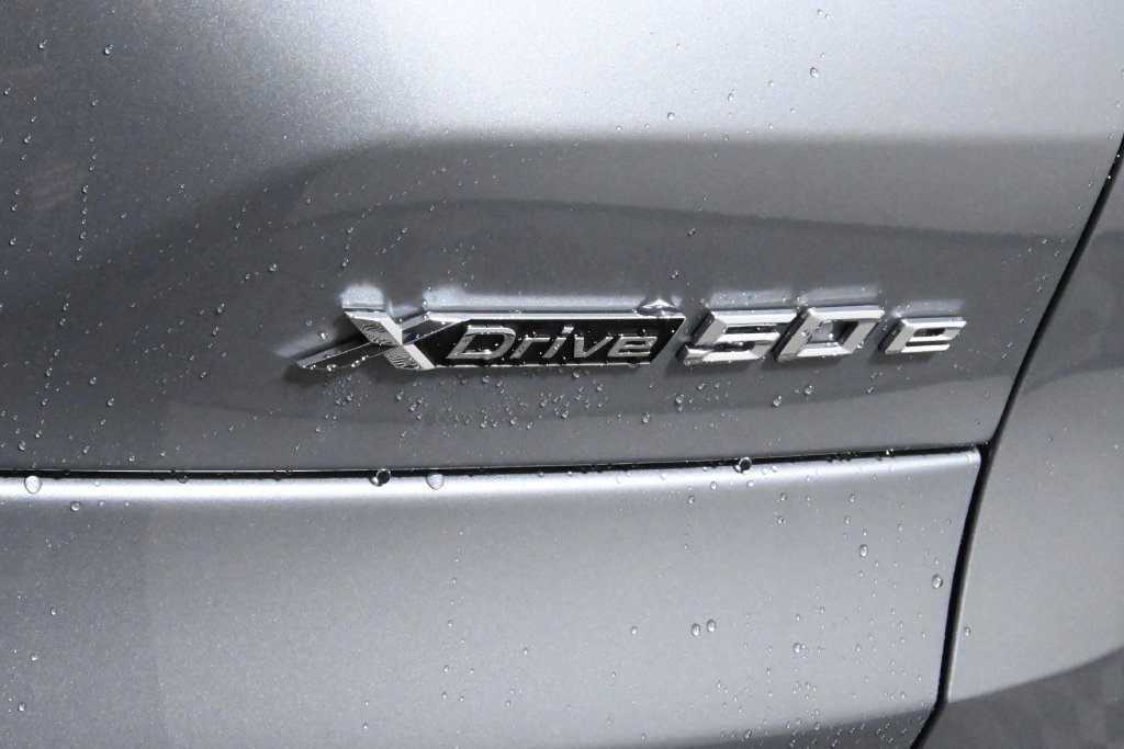 Used 2026 BMW X5 xDrive50e w/ Premium Package AWD/4WD image 42