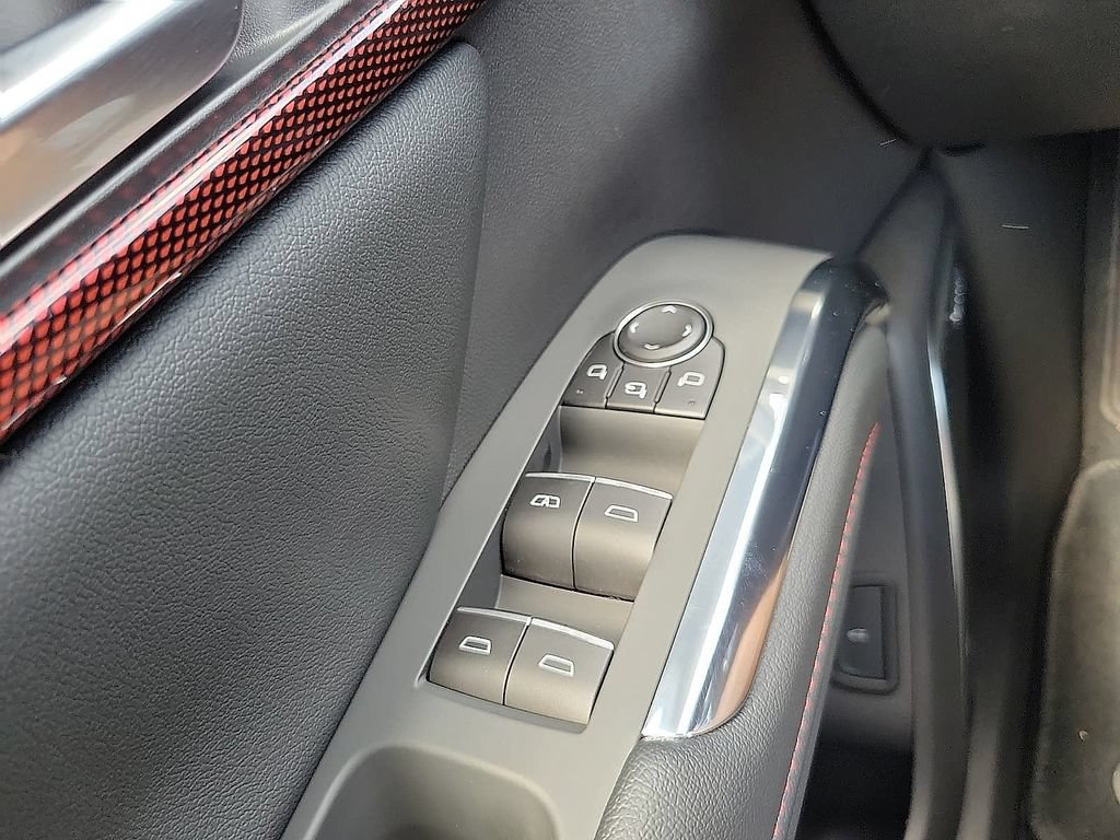 Used 2026 Chevrolet Traverse RS FWD image 13