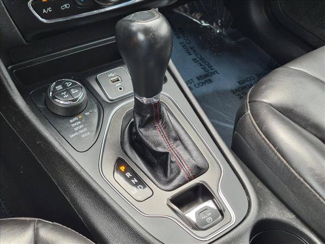 Used 2021 Jeep Cherokee Trailhawk AWD/4WD image 10