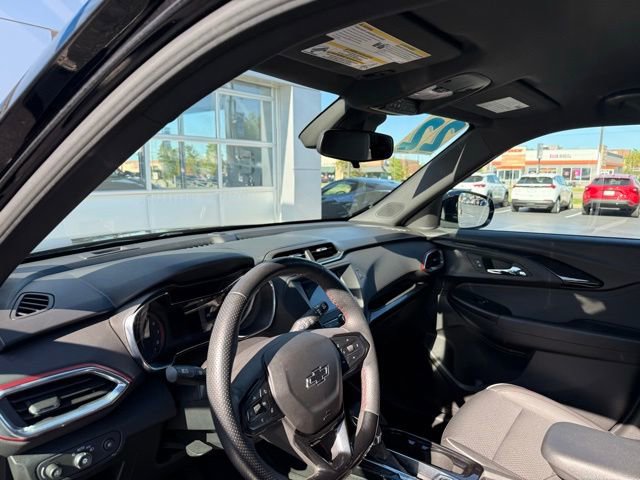 Used 2022 Chevrolet TrailBlazer RS FWD image 8
