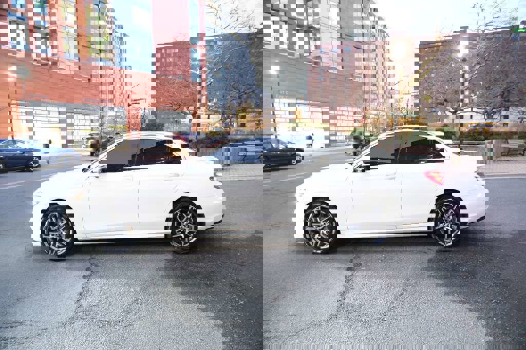 Used 2019 Mercedes-Benz E 300 4MATIC w/ Premium 1 Package image 6