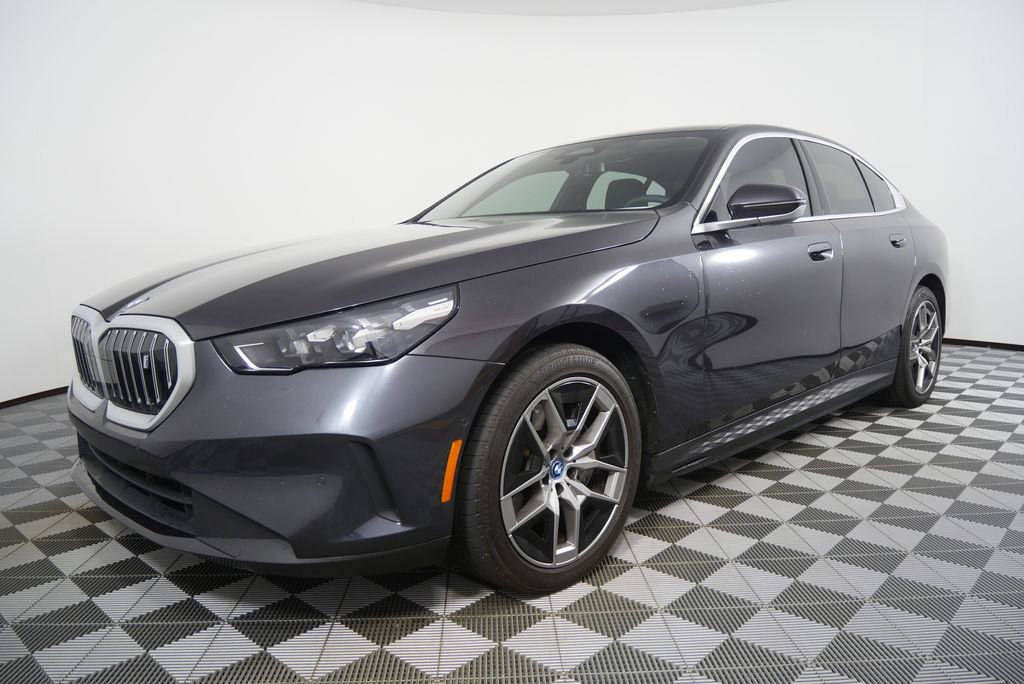 Certified 2024 BMW i5 eDrive40i w/ M Sport Package RWD image 7