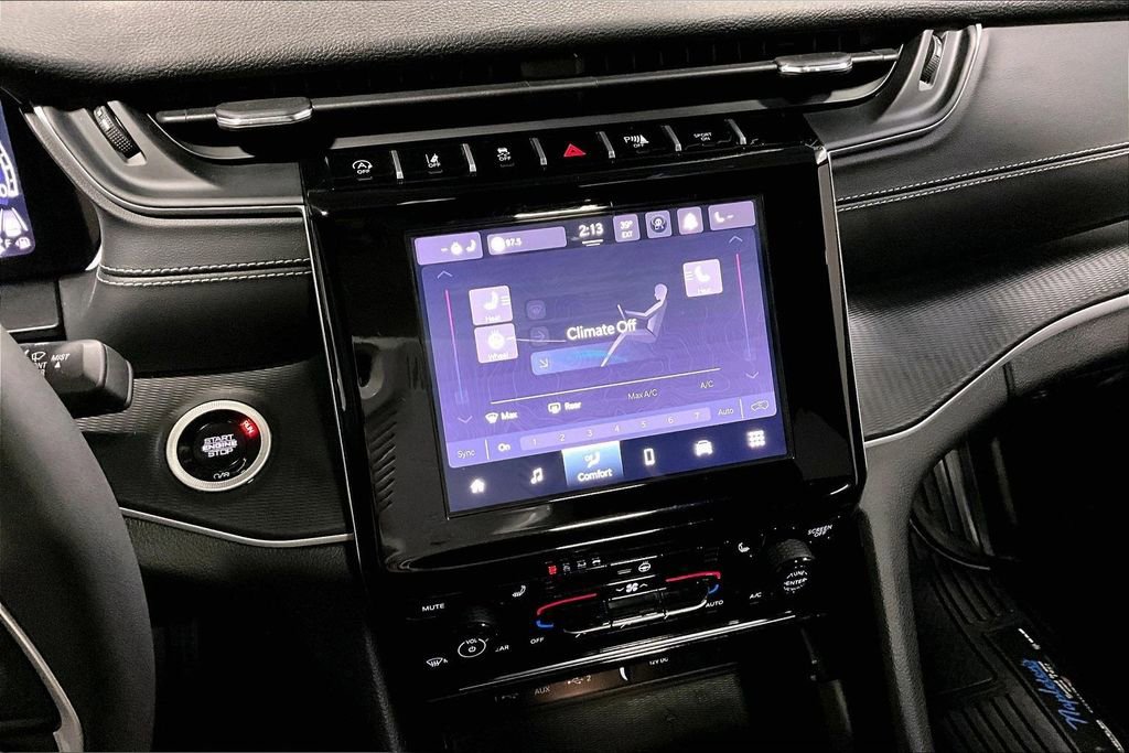 Used 2024 Jeep Grand Cherokee Altitude image 10