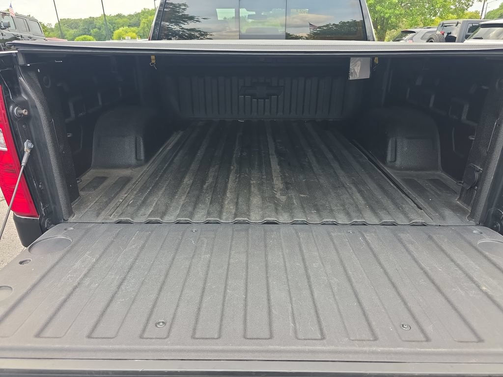 Used 2021 Chevrolet Silverado 1500 LT AWD/4WD image 23