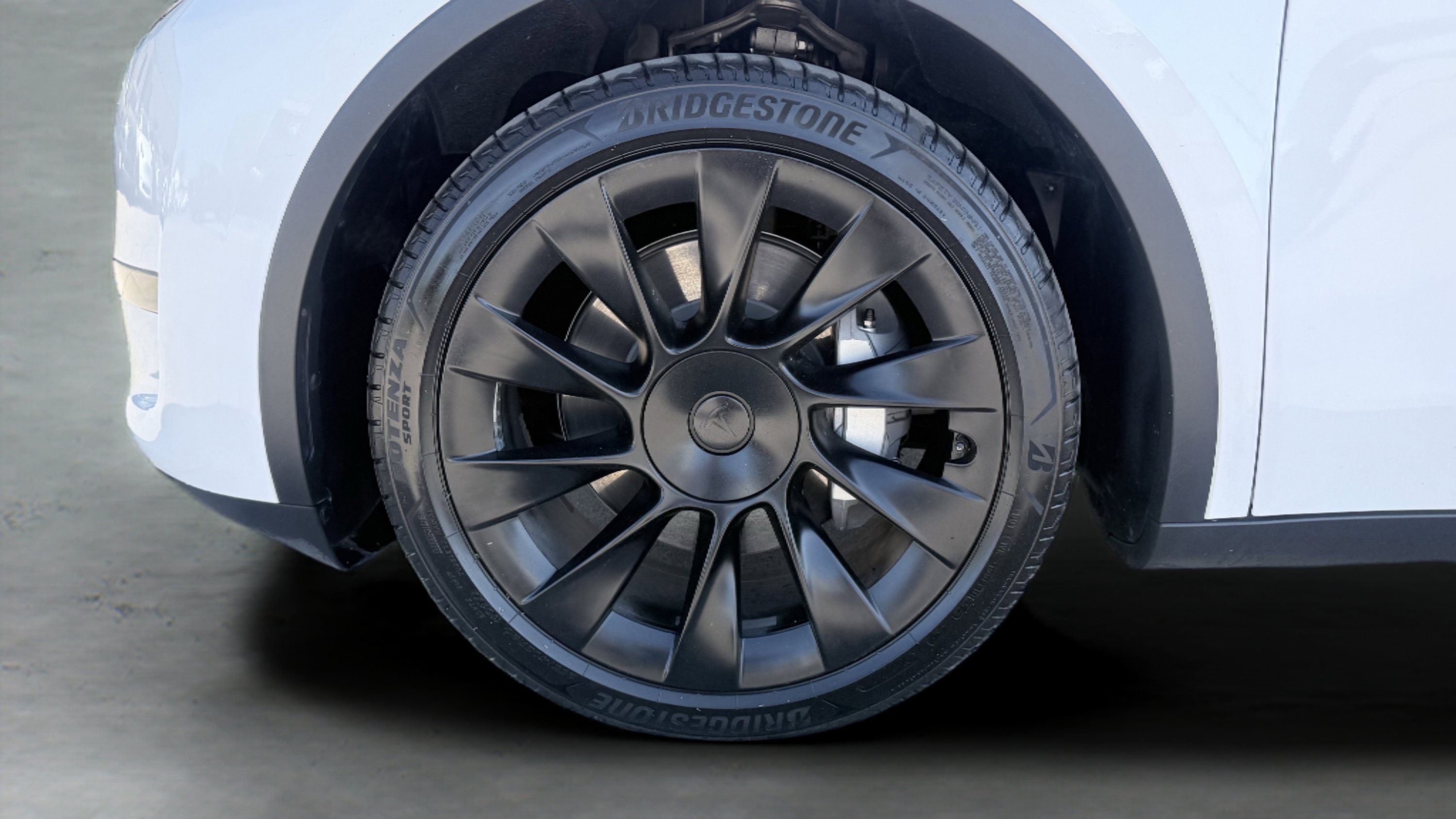 Used 2023 Tesla Model Y Long Range image 19