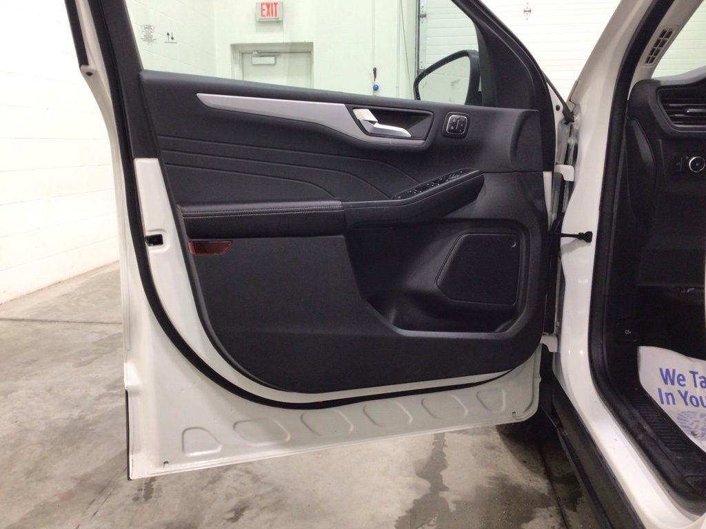 Used 2024 Ford Escape Platinum image 16