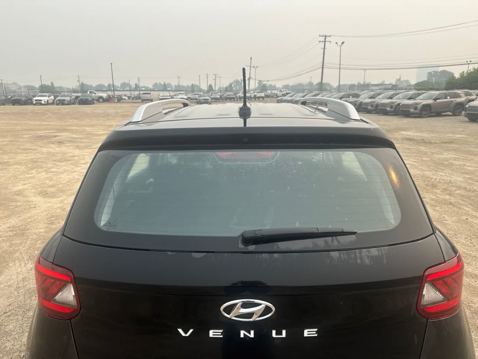 Used 2023 Hyundai Venue SEL FWD image 9