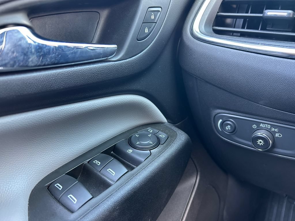 Used 2024 Chevrolet Equinox LS w/ LS Convenience Package FWD image 22