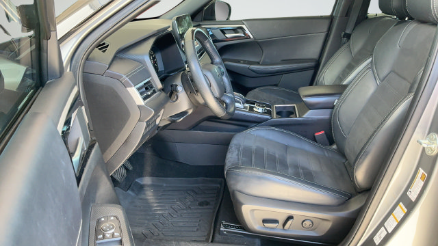 Used 2023 Mitsubishi Outlander SE Black Edition FWD image 20