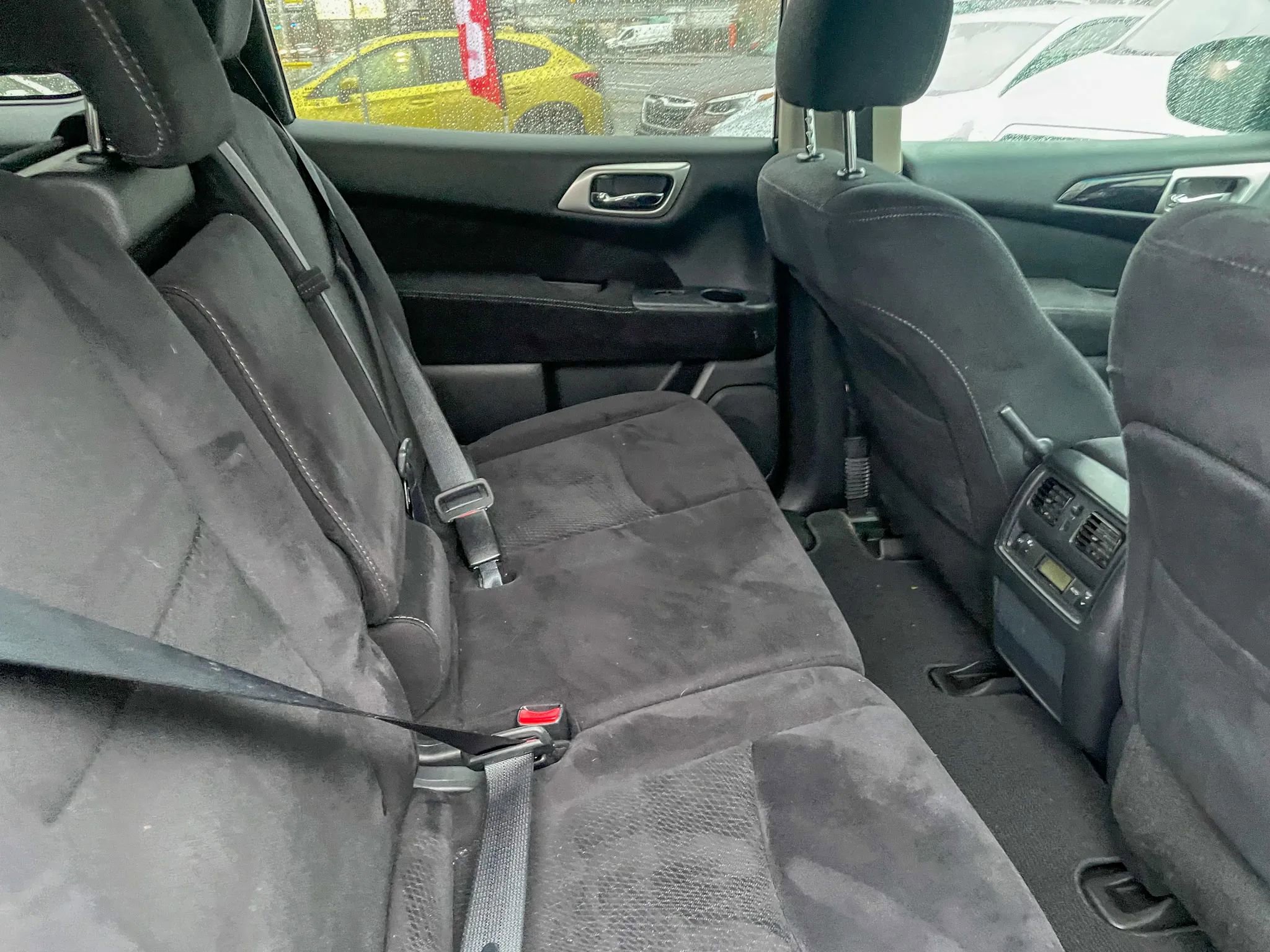 Used 2014 Nissan Pathfinder S image 31
