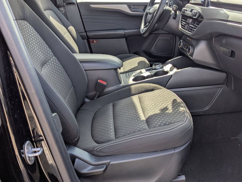 Certified 2024 Ford Escape Active w/ Cold Weather Package FWD image 24