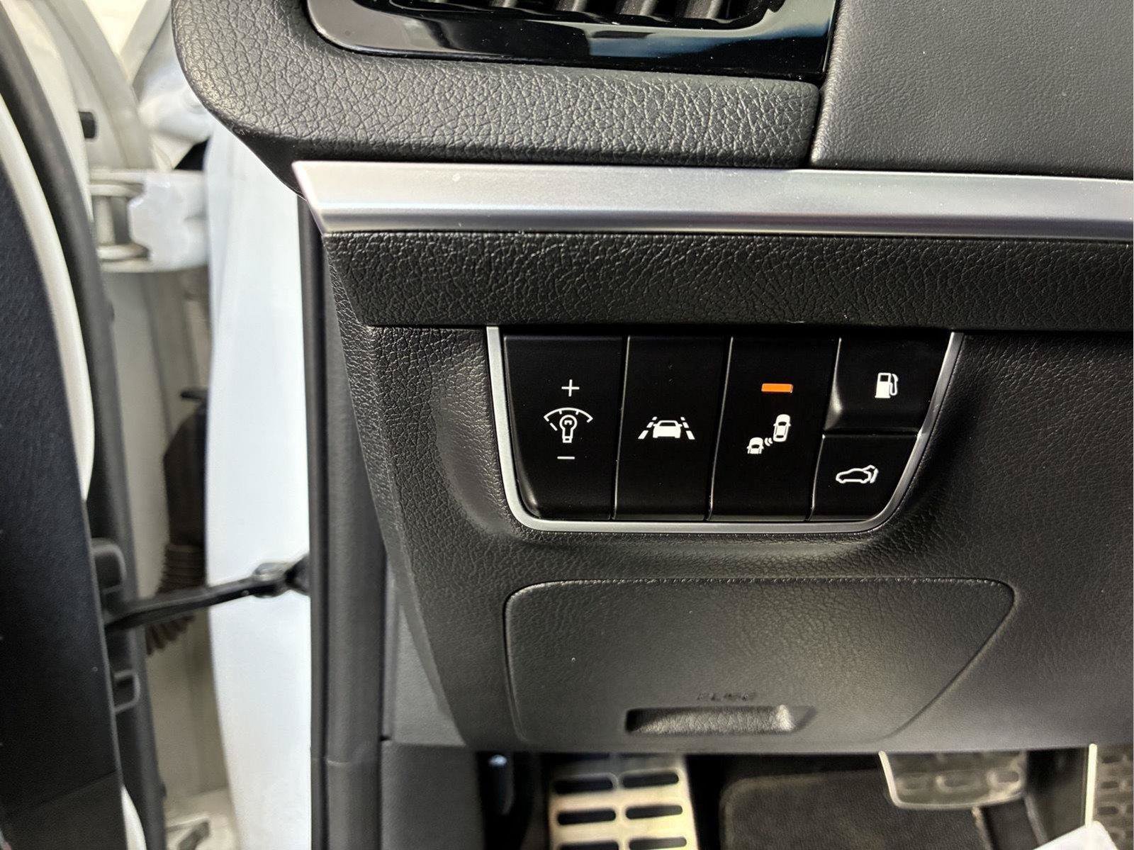 Used 2018 Kia Stinger GT2 RWD image 33