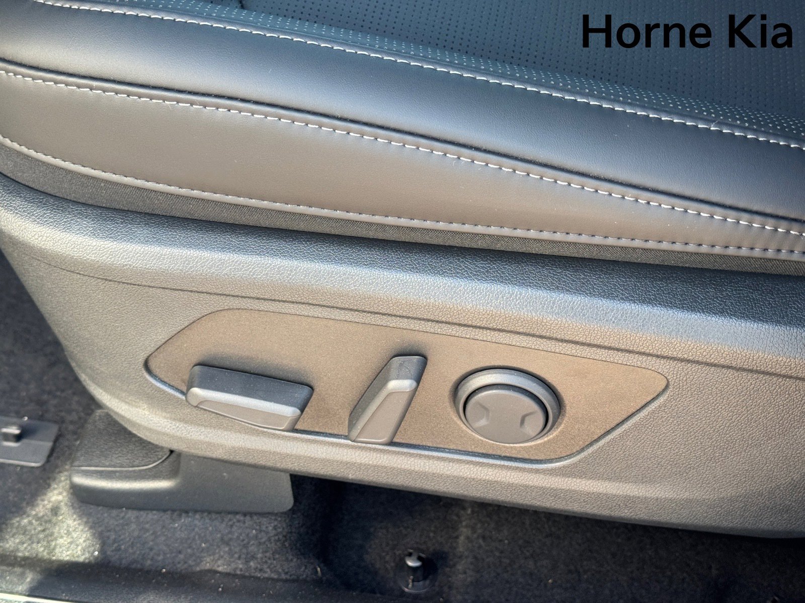 New 2026 Kia Sorento EX image 14