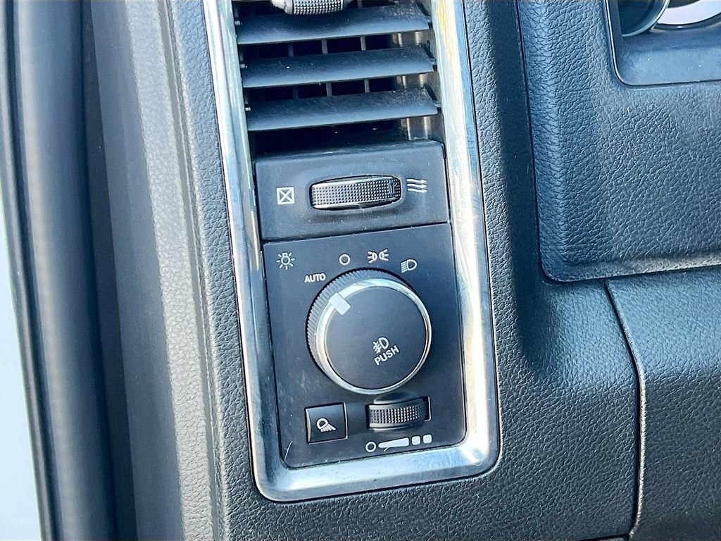 Used 2019 RAM 1500 Laramie image 10