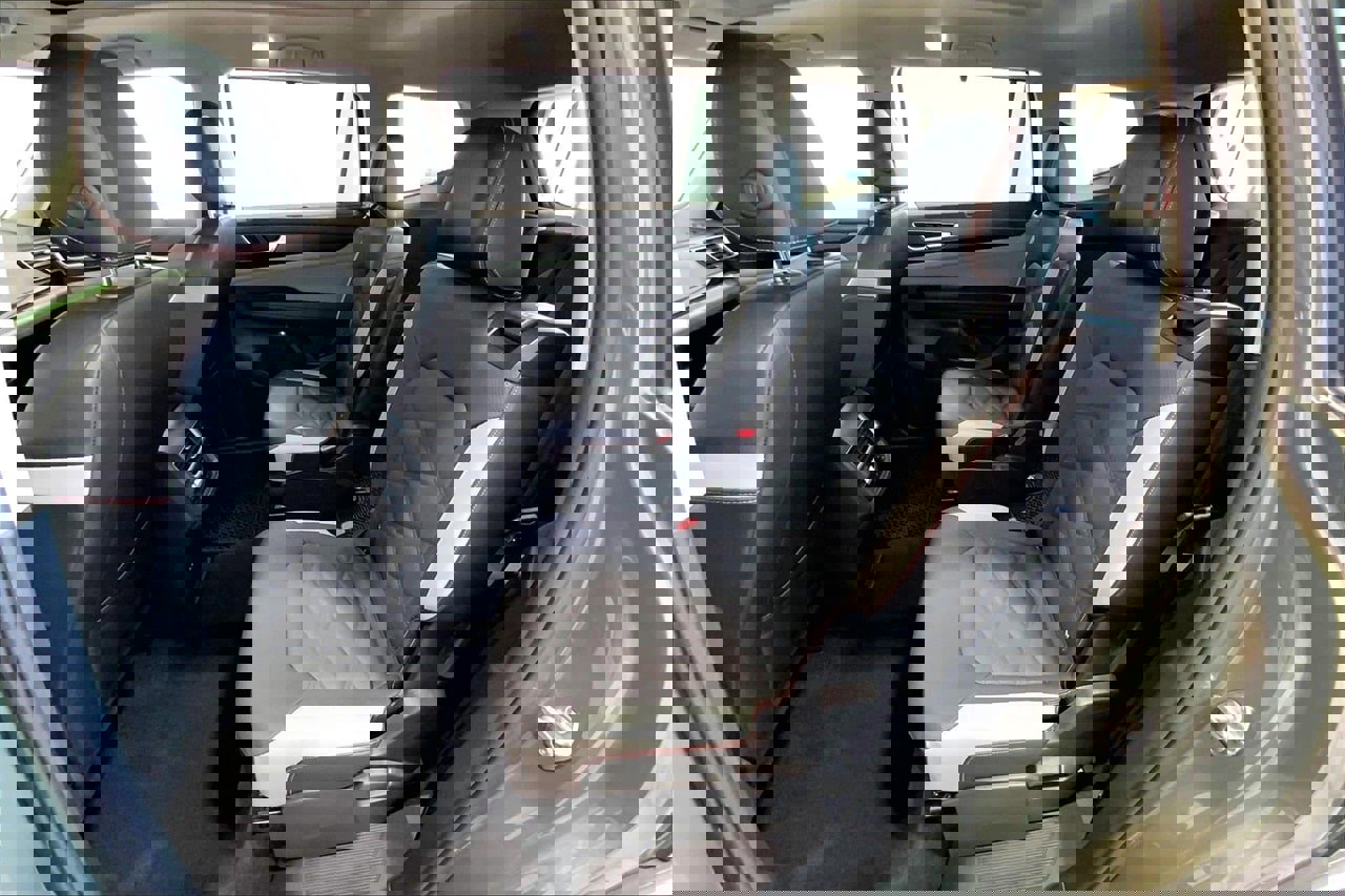 Used 2024 Volkswagen Atlas Peak Edition SE image 19