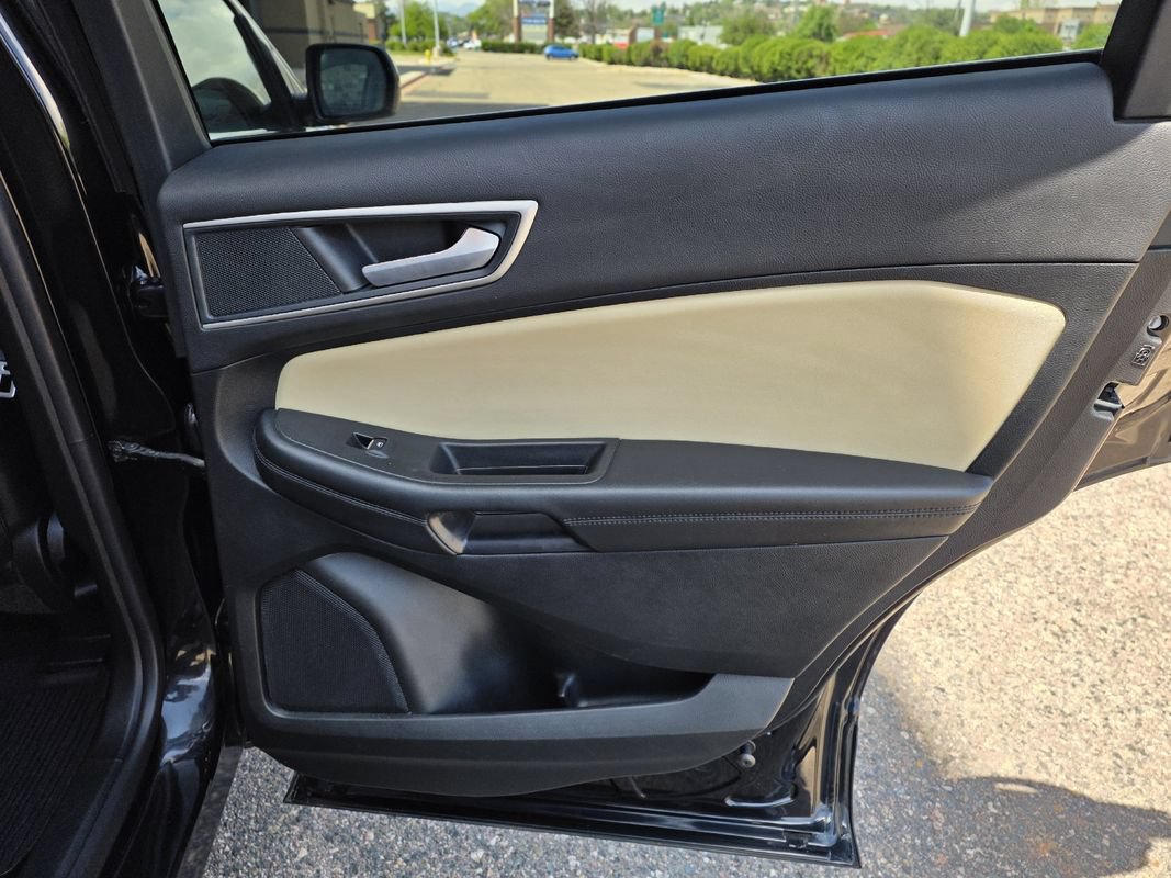 Used 2023 Ford Edge SEL AWD/4WD image 24