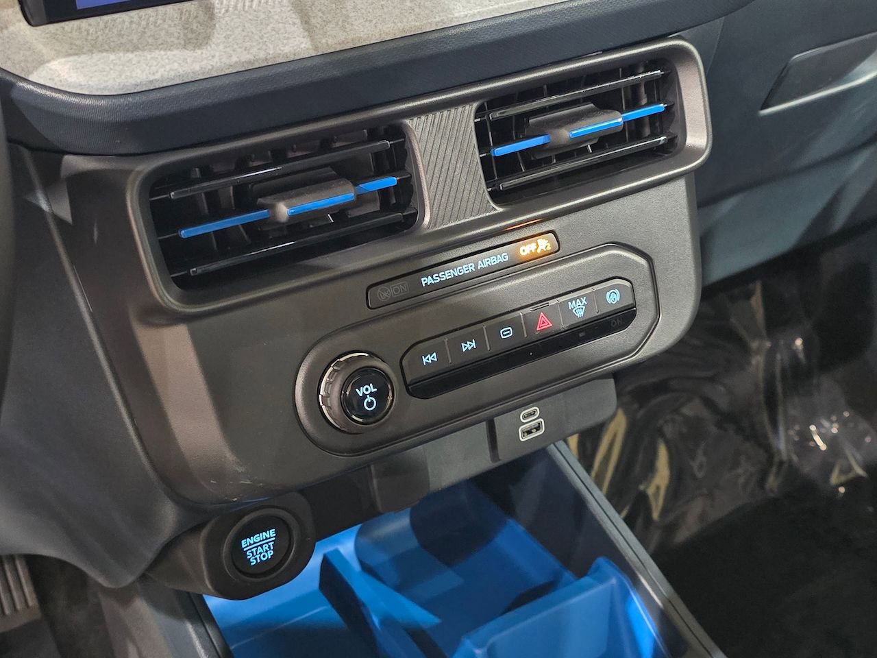 New 2025 Ford Maverick XLT image 26