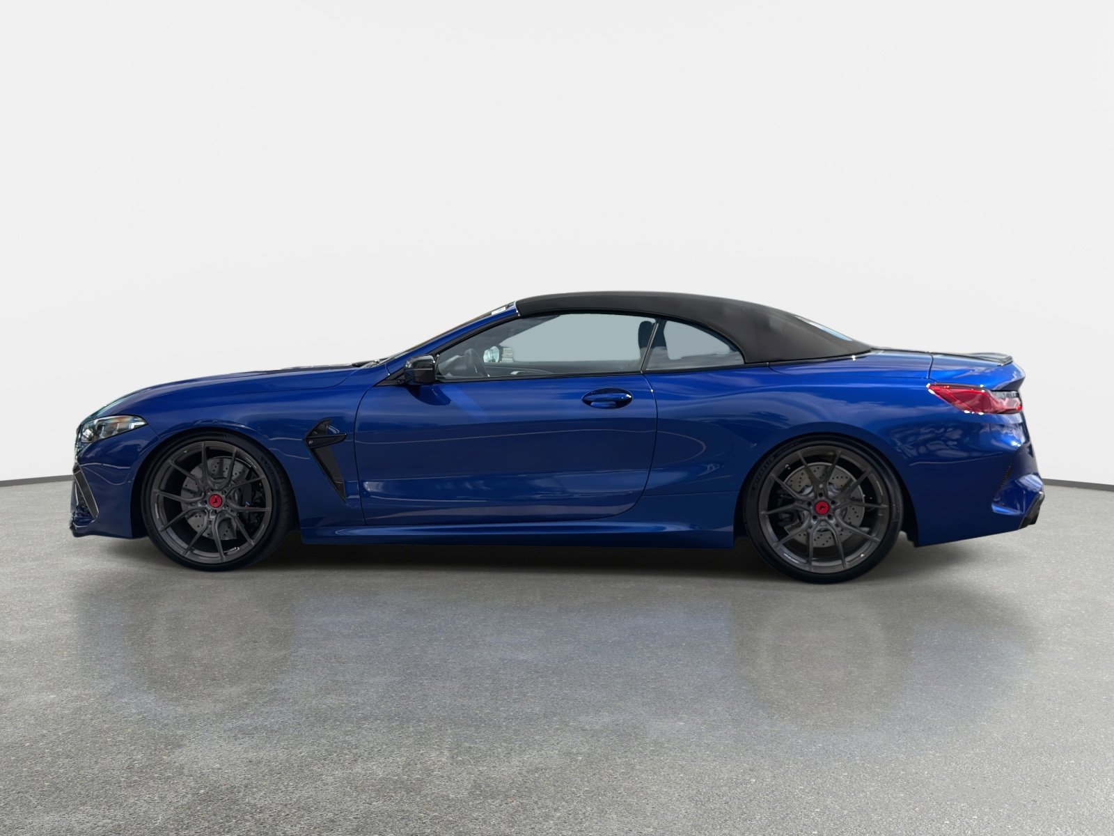 Used 2025 BMW M8 Competition w/ M Carbon Exterior Package image 5