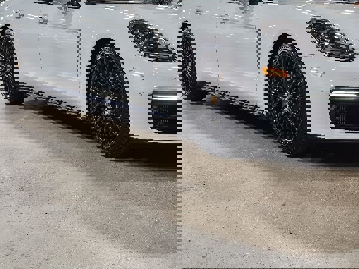 Used 2023 Porsche Panamera image 17