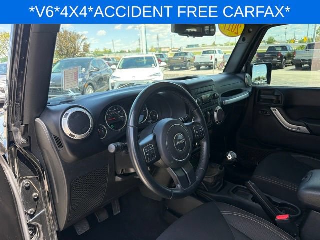 Used 2017 Jeep Wrangler Unlimited Sahara w/ Connectivity Group AWD/4WD image 14
