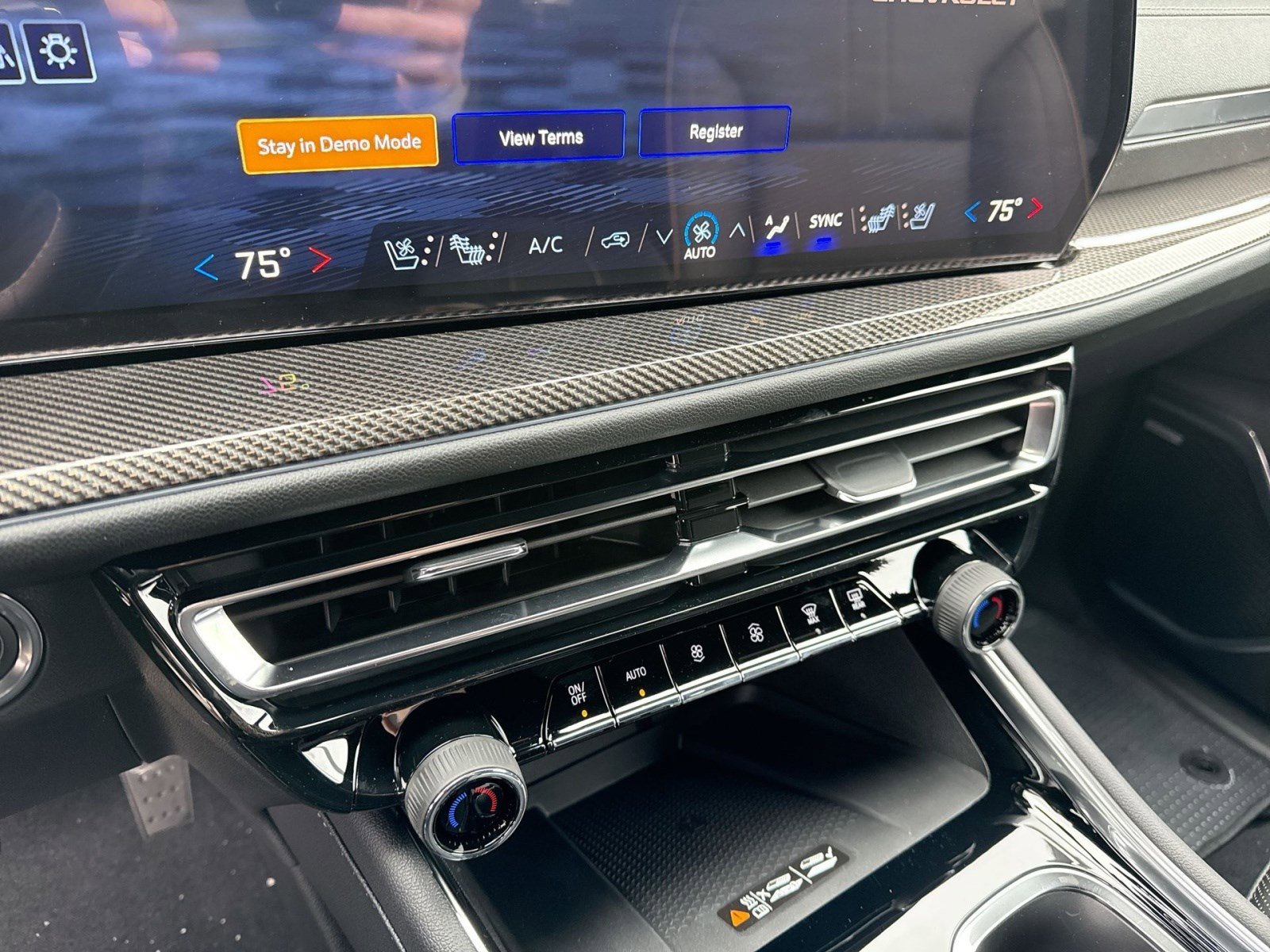 New 2026 Chevrolet Traverse High Country image 17