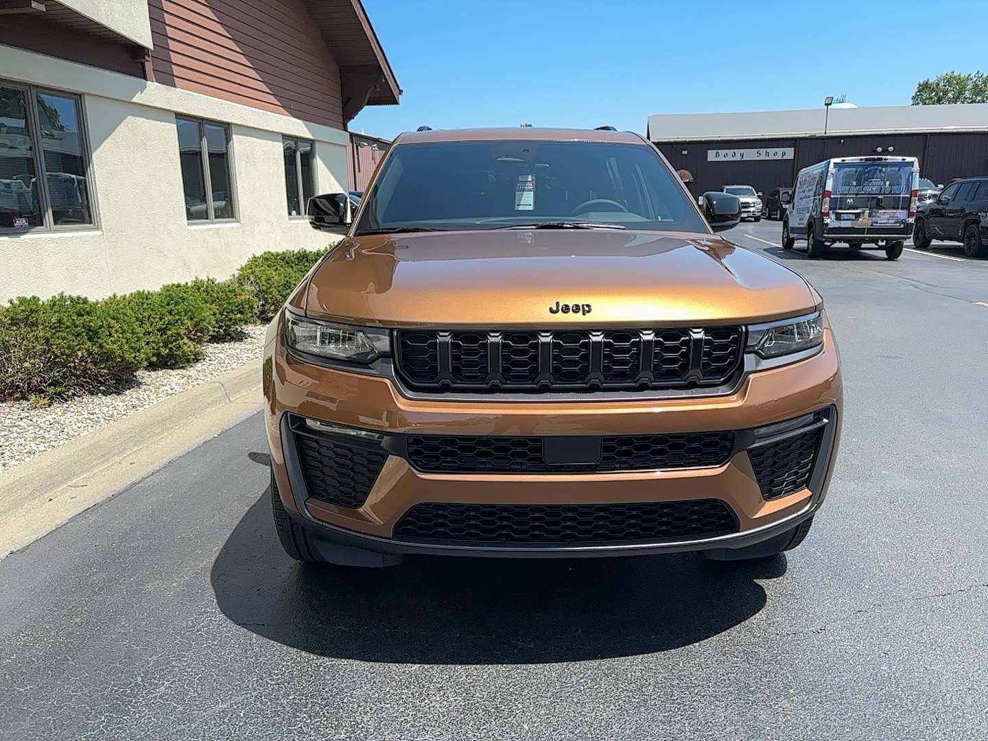 New 2026 Jeep Grand Cherokee L Limited w/ Limited Altitude Package AWD/4WD image 3