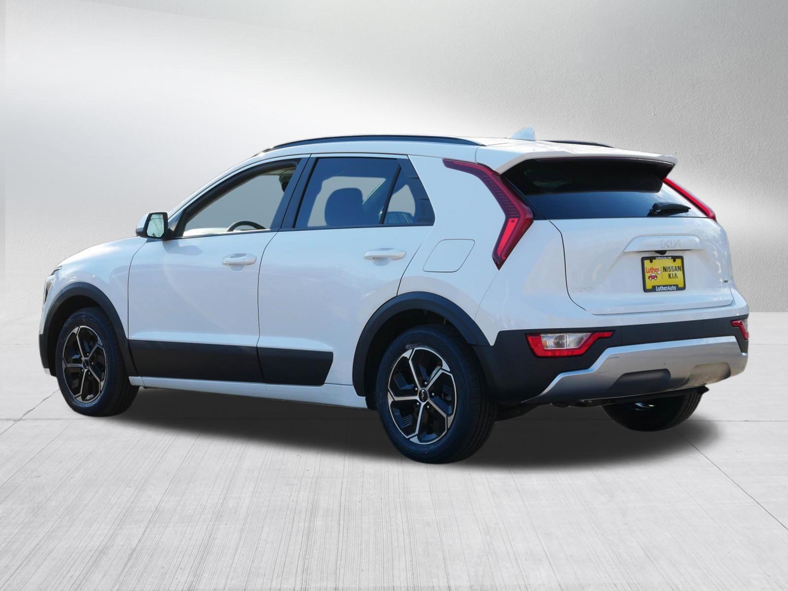 Certified 2024 Kia Niro LX image 5