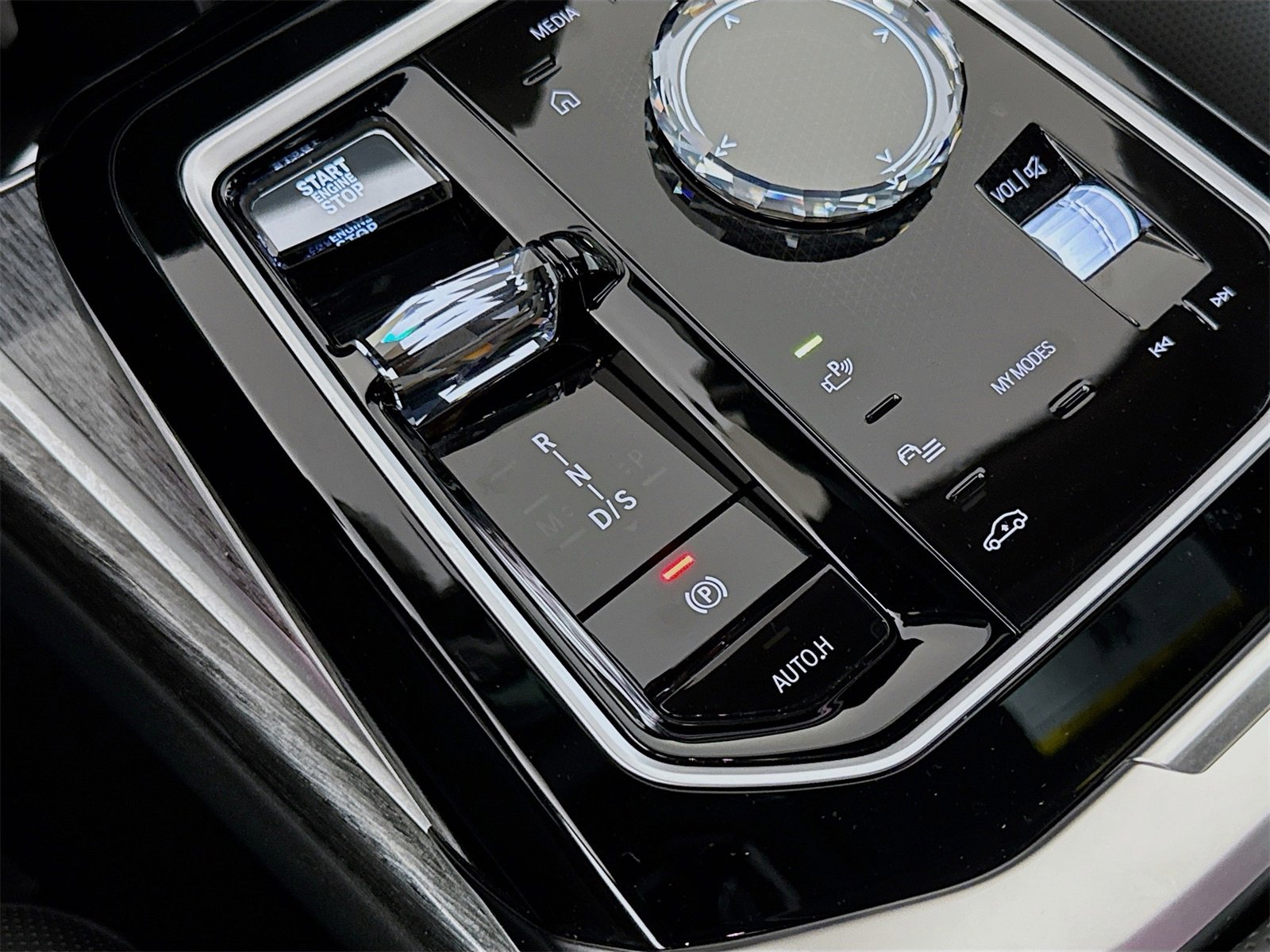 Certified 2023 BMW 760i xDrive w/ Executive Package image 17