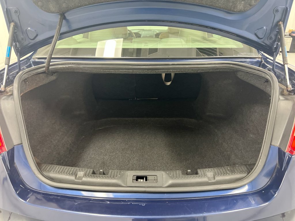 Used 2012 Ford Taurus SEL FWD image 22